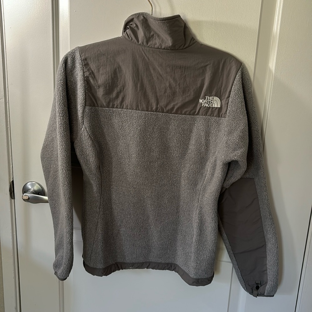 Gray north face jacket - Picture 2 of 3